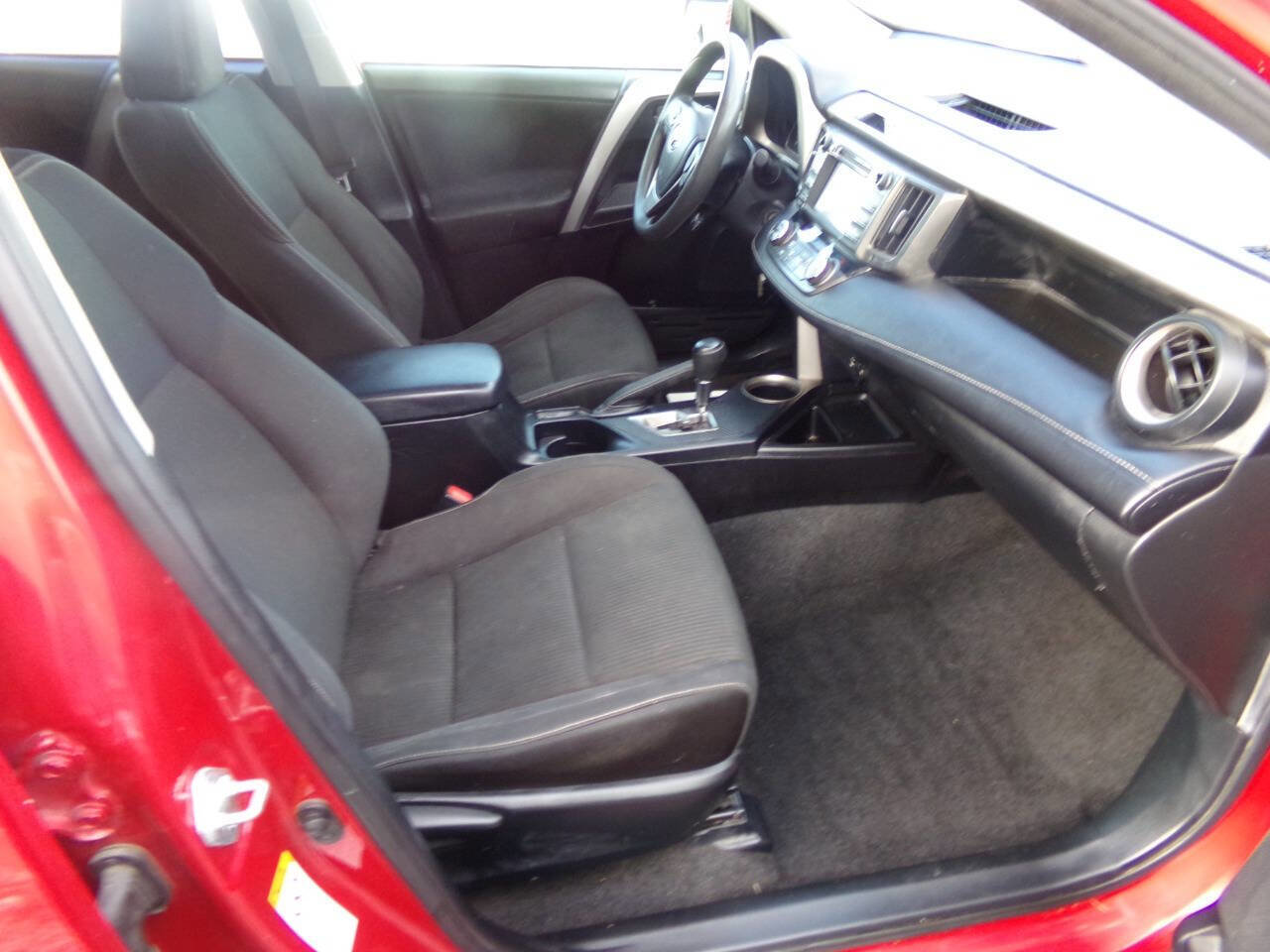 Used 2015 Toyota RAV4 XLE w/ Outdoor Package AWD/4WD image 27