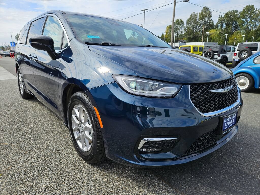 Used 2025 Chrysler Pacifica Select FWD image 7