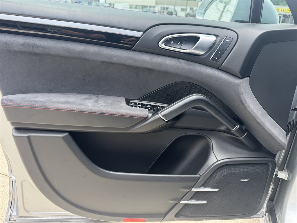 Used 2018 Porsche Cayenne GTS AWD/4WD image 14
