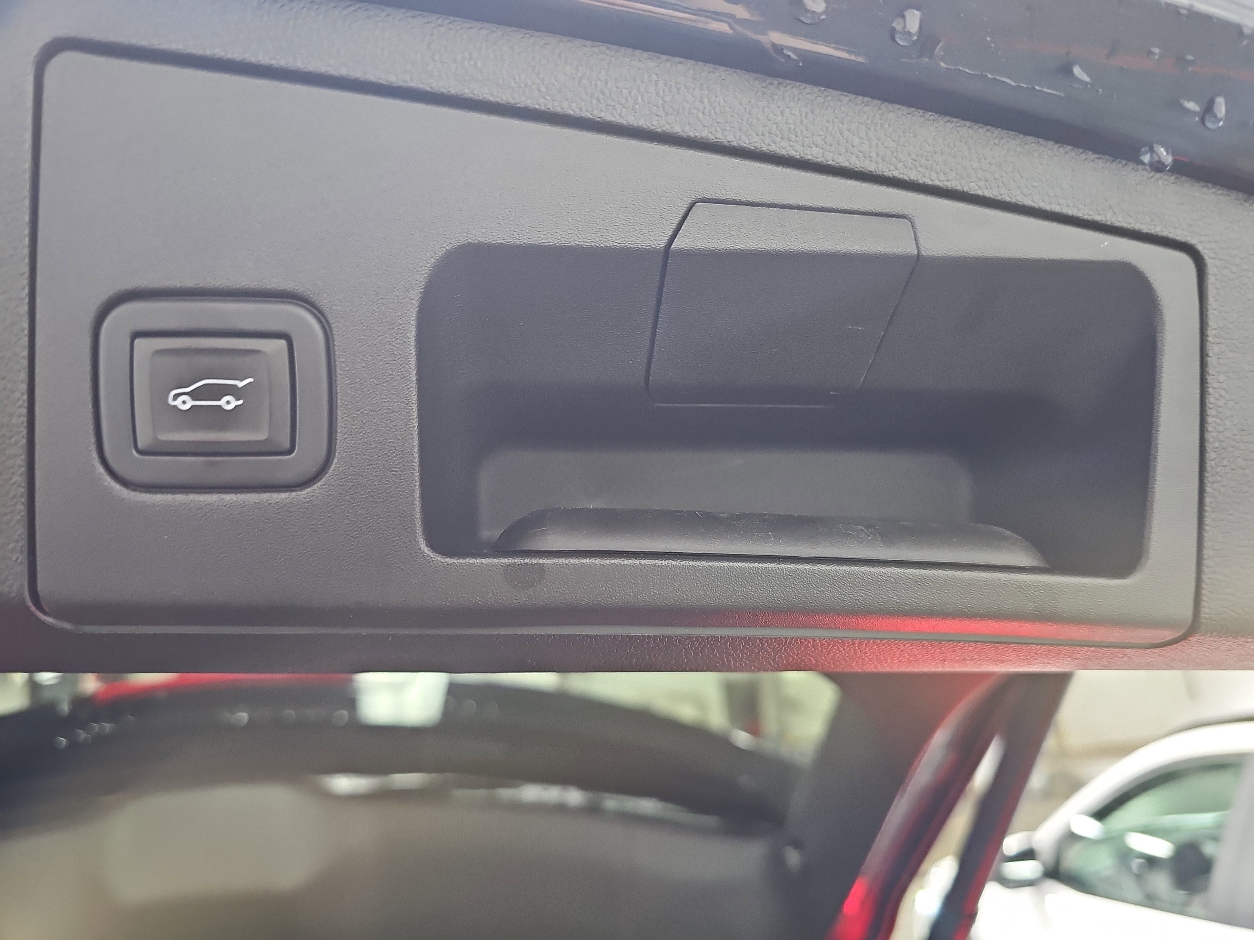 Used 2021 Cadillac XT4 Luxury w/ Cold Weather Package image 13