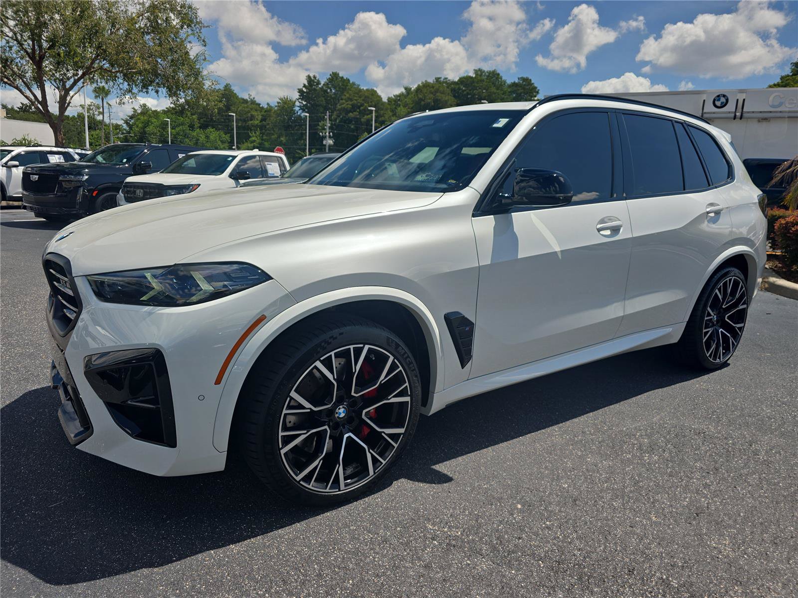 Used 2025 BMW X5 M Competition w/ Executive Package AWD/4WD image 7