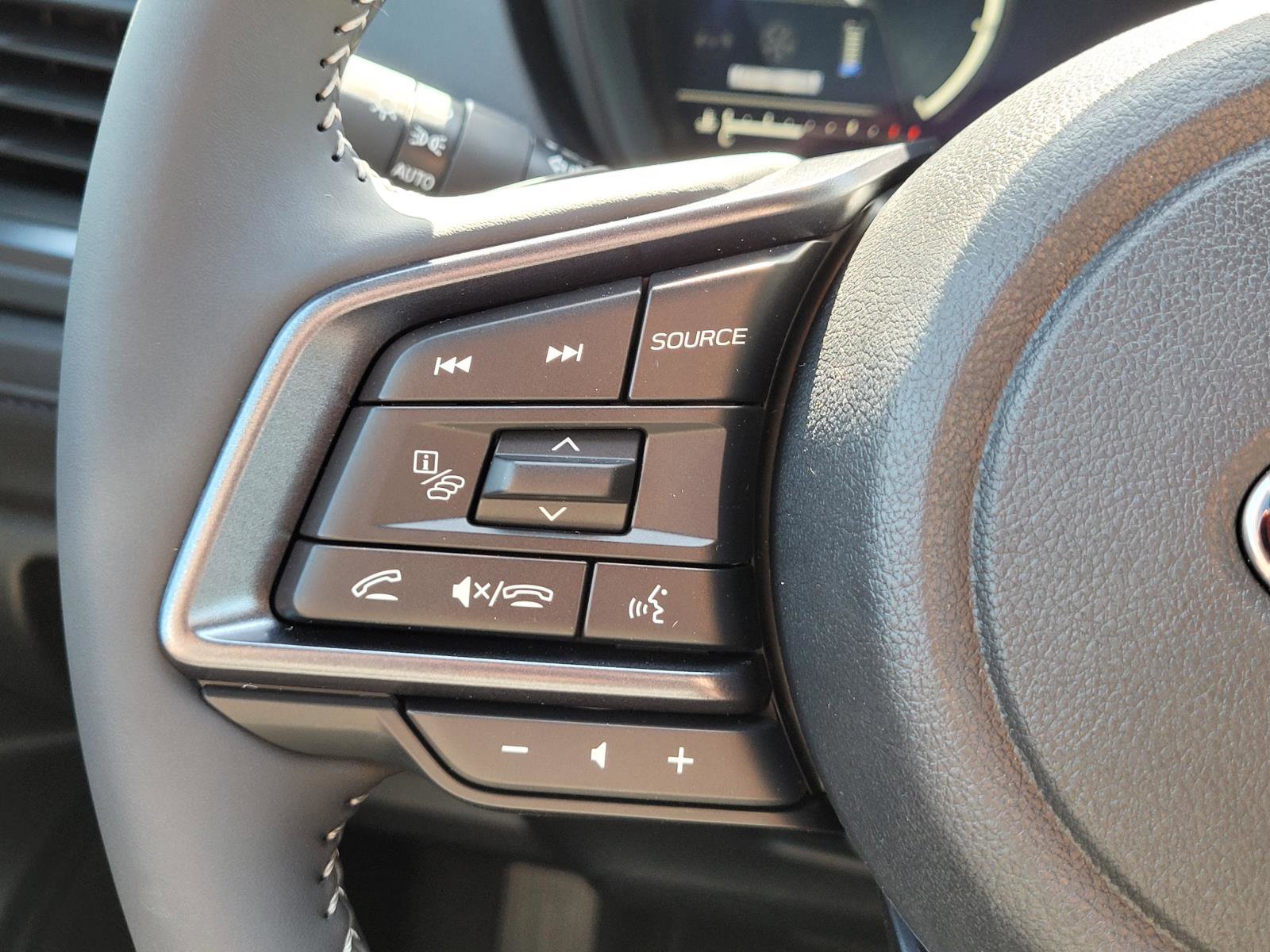 Used 2025 Subaru Forester Limited AWD/4WD image 8