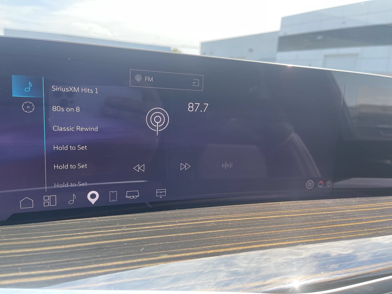 Used 2025 Cadillac Escalade Premium Luxury AWD/4WD image 13