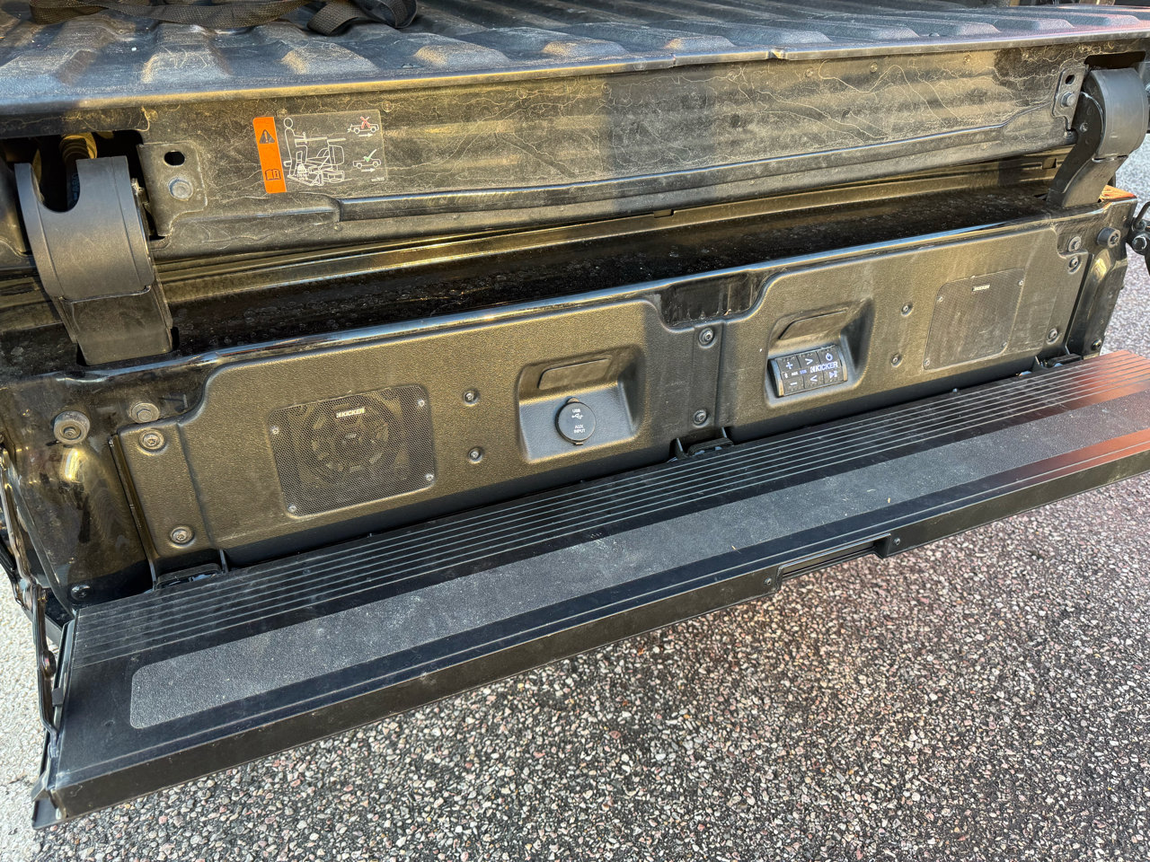 Used 2023 GMC Sierra 1500 AT4 w/ Technology Package image 13