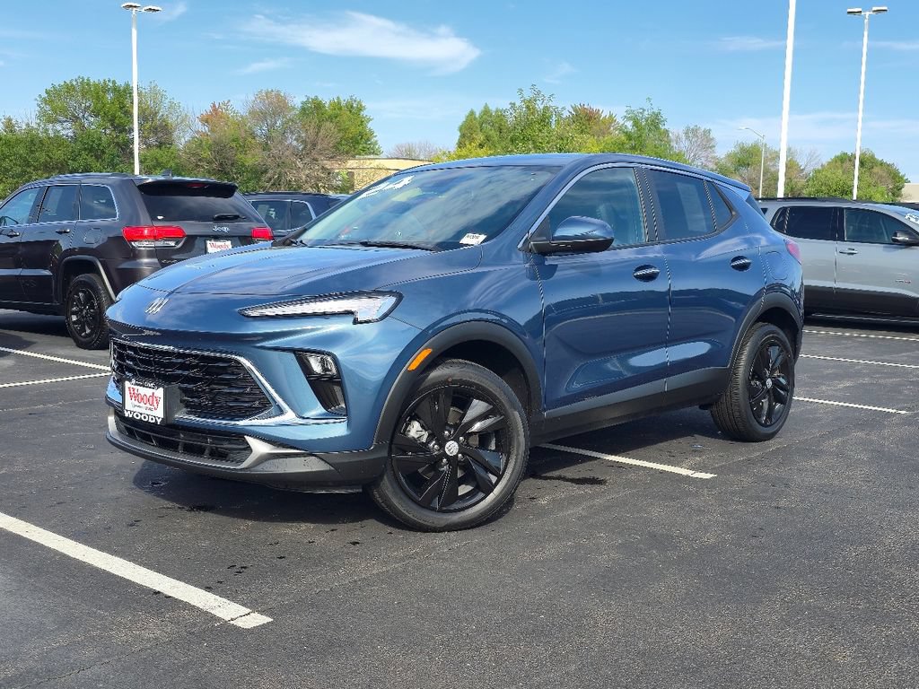 Certified 2024 Buick Encore GX Preferred AWD/4WD image 2