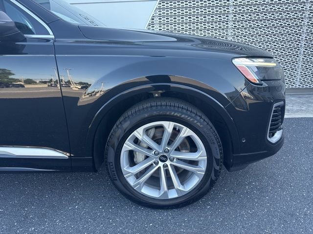 Certified 2025 Audi Q7 3.0T Premium Plus image 3