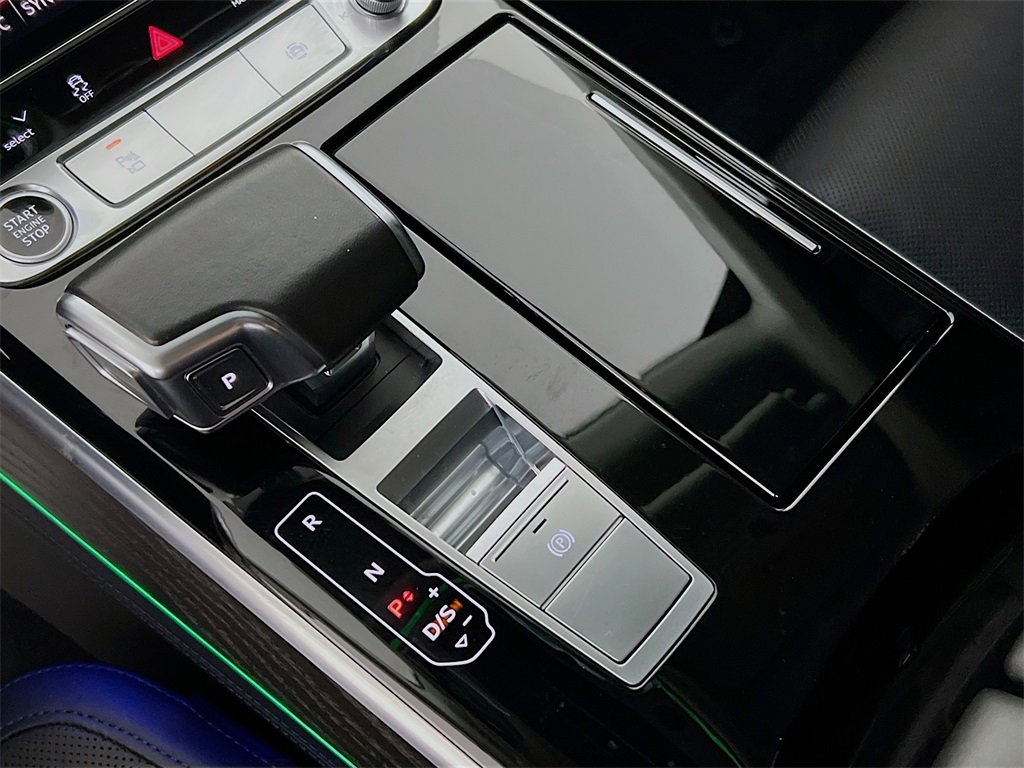 Used 2022 Audi A8 L 3.0T w/ Executive Package image 19