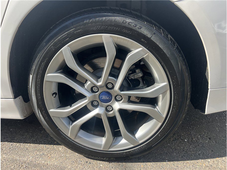 Used 2017 Ford Fusion SE w/ Equipment Group 201A image 10