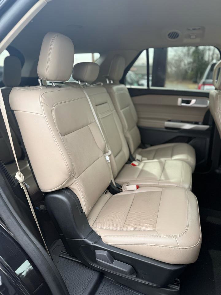 Used 2023 Ford Explorer Limited image 11