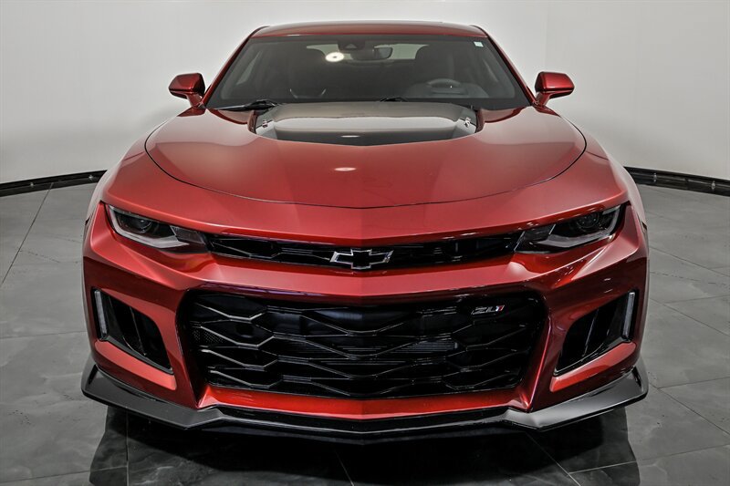 Used 2019 Chevrolet Camaro ZL1 RWD image 4