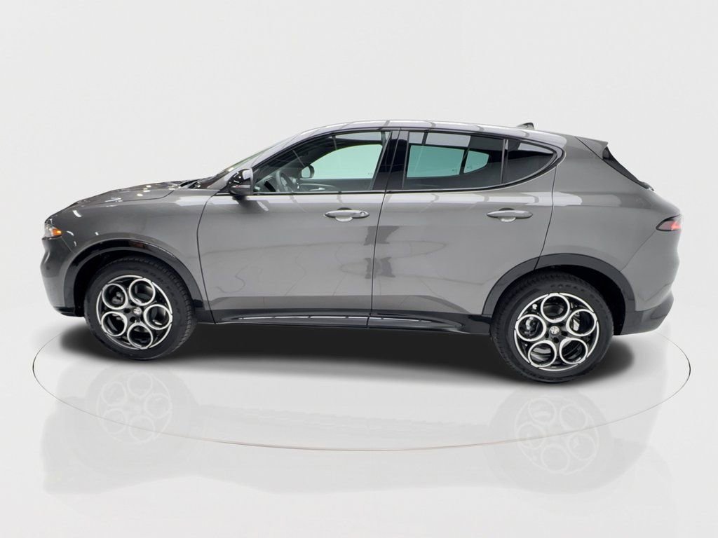 New 2025 Alfa Romeo Tonale w/ Premium Package image 6