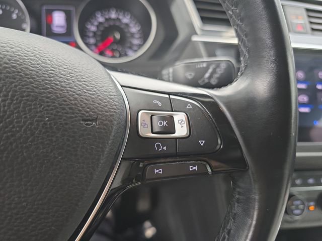 Used 2018 Volkswagen Tiguan SE image 37