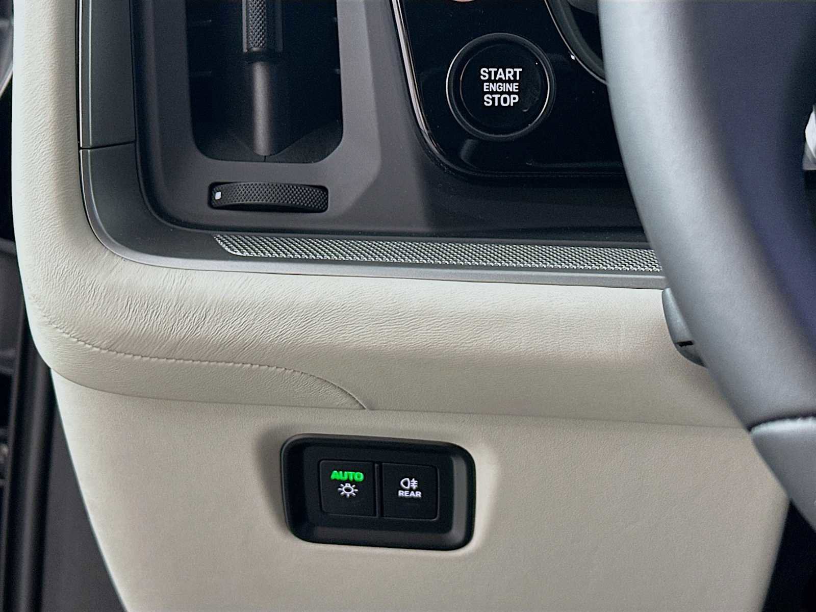 New 2026 Porsche Cayenne image 14