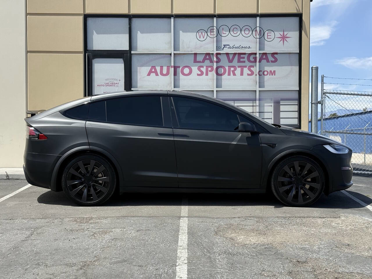 Used 2022 Tesla Model X Plaid image 7
