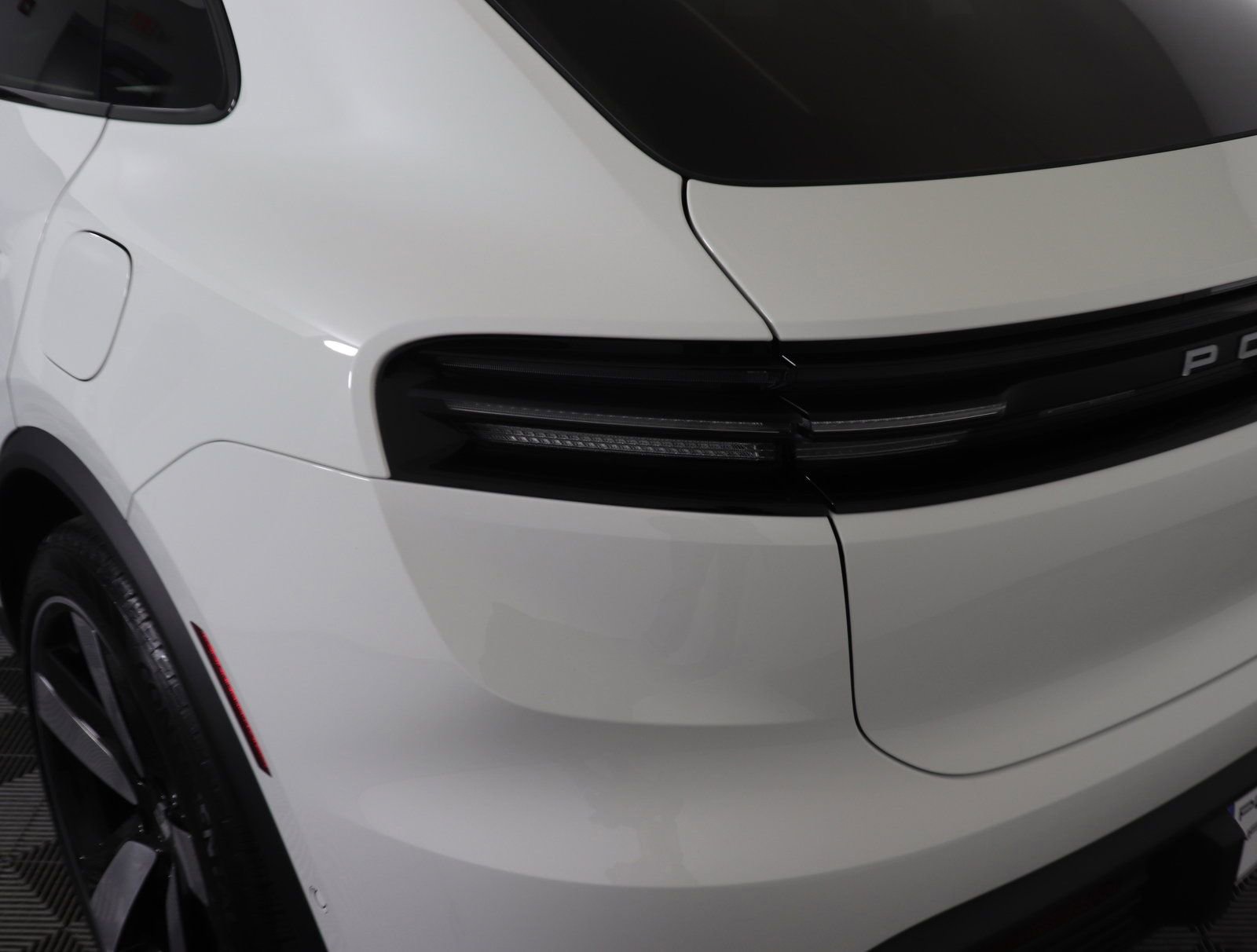 Used 2025 Porsche Macan 4S Electric image 14