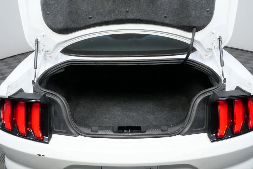 Used 2019 Ford Mustang Coupe image 22