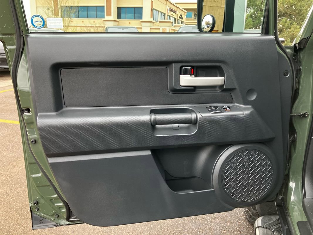 Used 2011 Toyota FJ Cruiser 4WD image 11