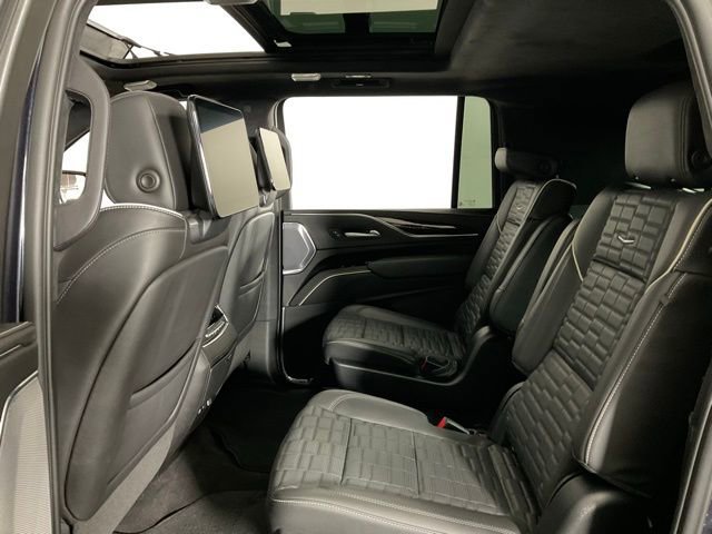 Certified 2023 Cadillac Escalade ESV Premium Luxury Platinum image 30