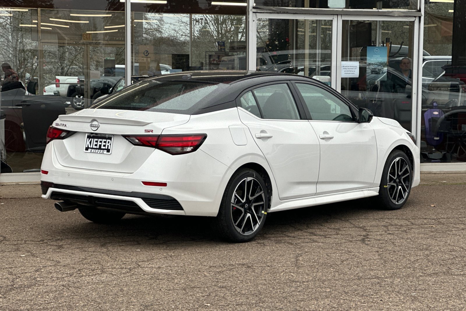 Used 2025 Nissan Sentra SR w/ SR Premium Package image 4