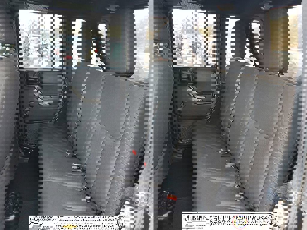 Used 2018 Jeep Wrangler Unlimited Sport image 23