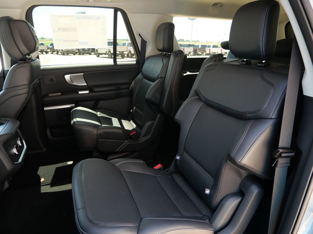 New 2026 Ford Expedition Max Platinum AWD/4WD image 18
