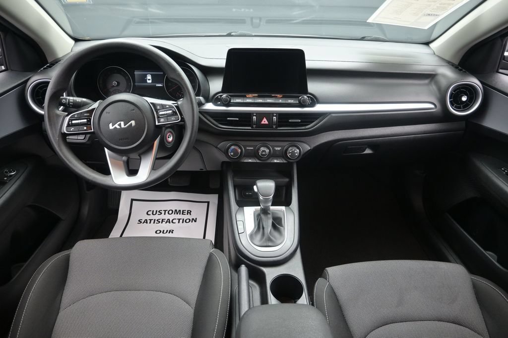 Used 2024 Kia Forte LXS w/ LXS Technology Package FWD image 14