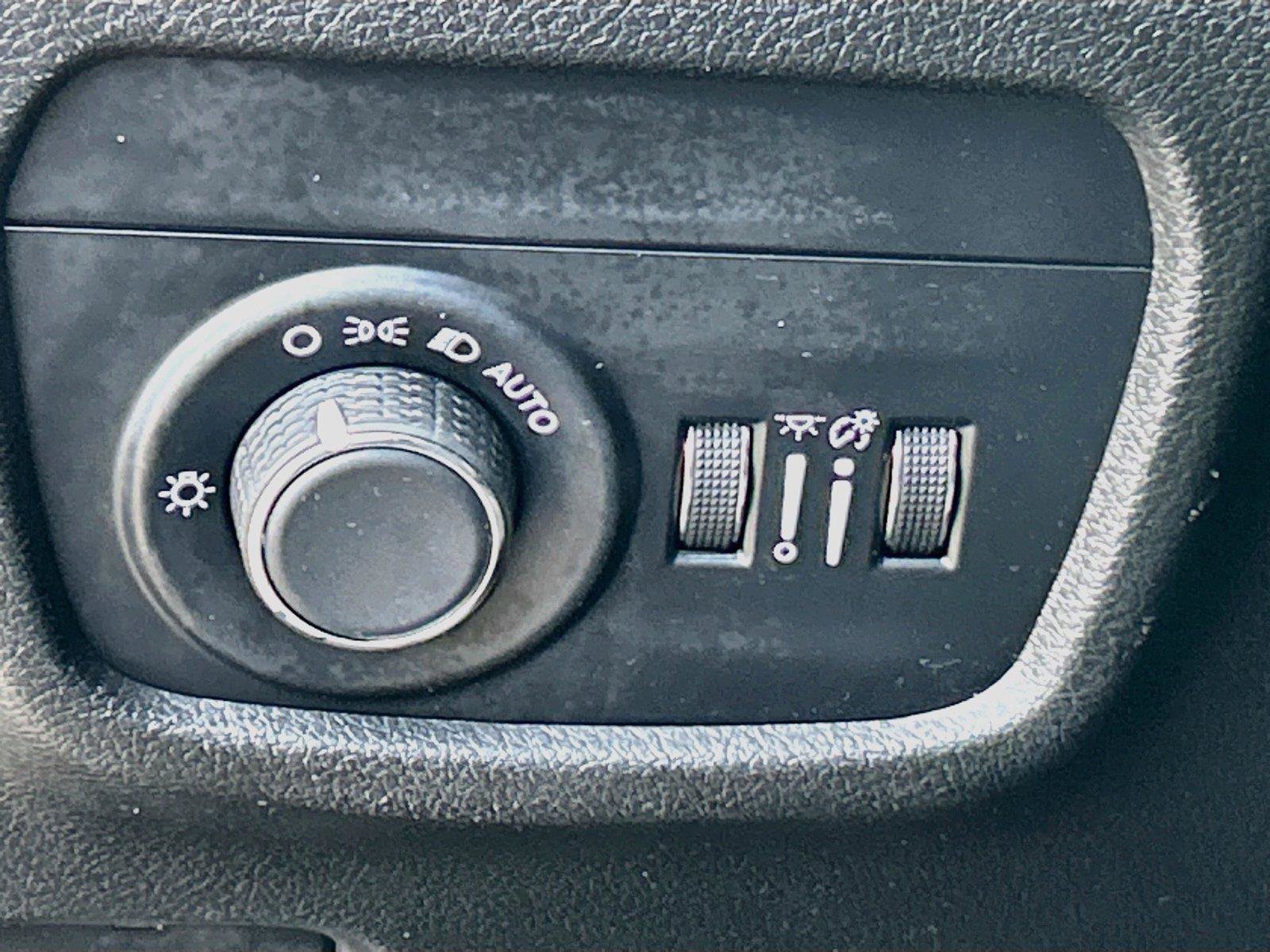 Used 2023 Jeep Grand Cherokee Altitude AWD/4WD image 35