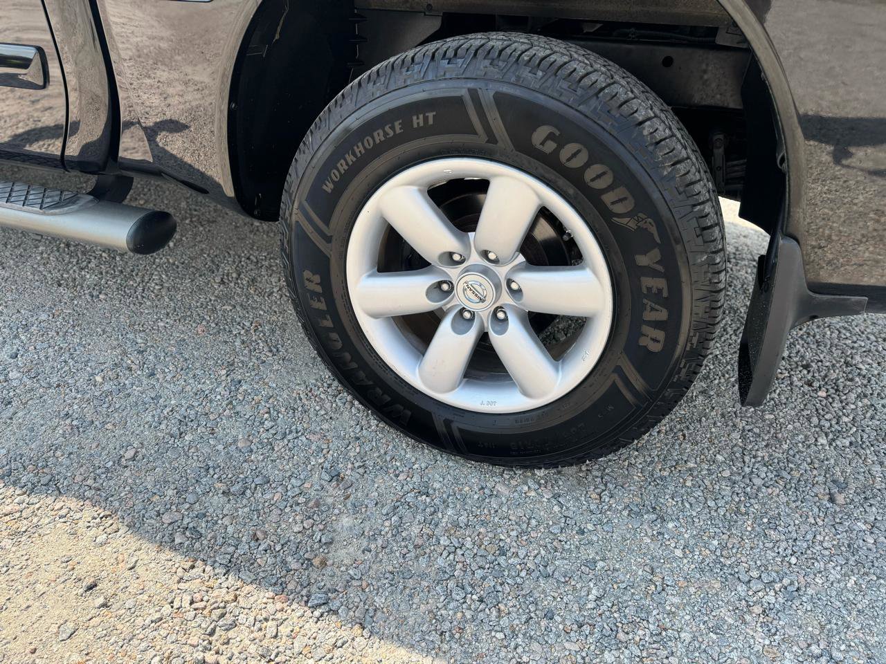 Used 2013 Nissan Titan SV w/ SV Value Truck Pkg image 10