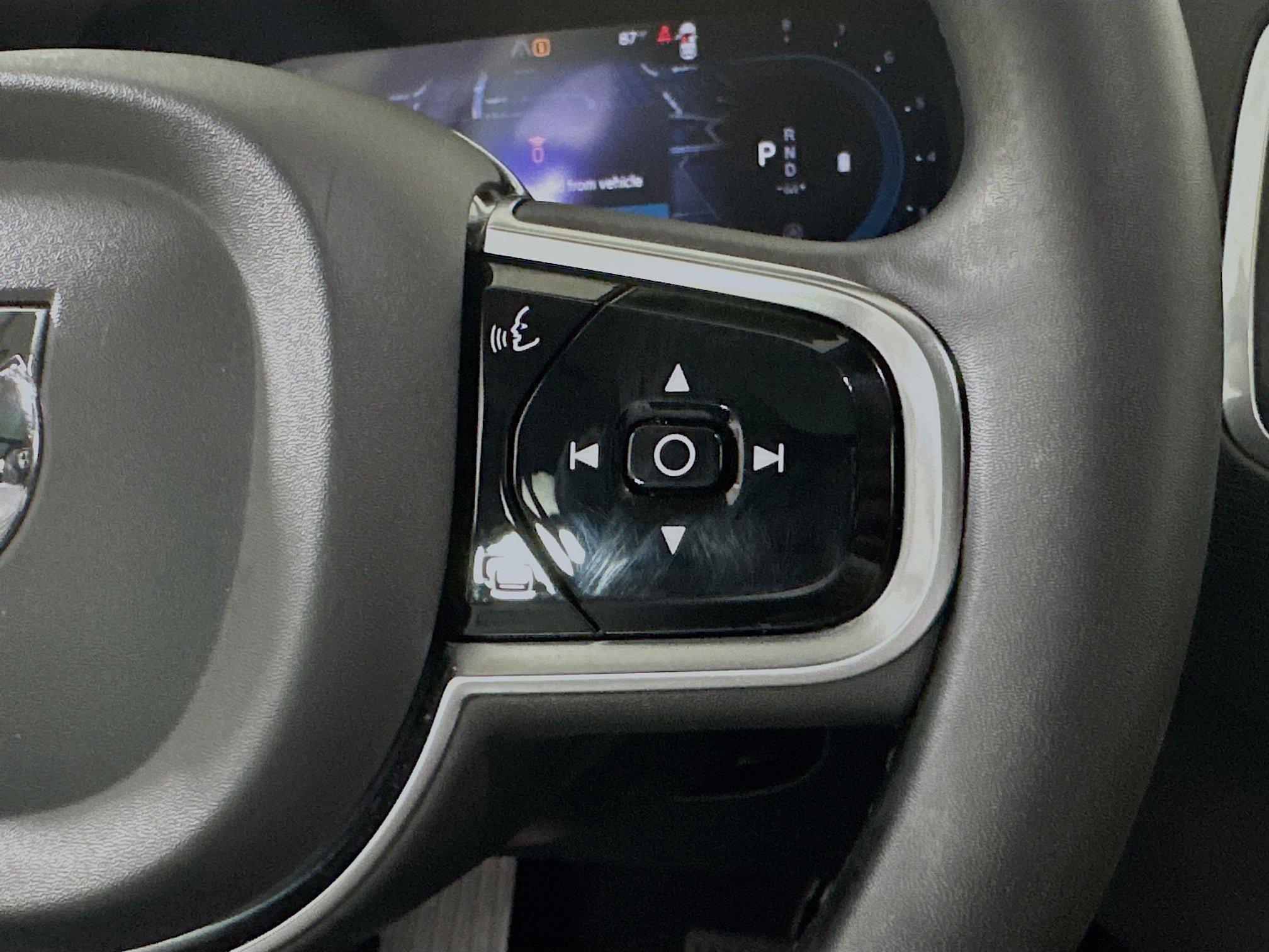 Used 2023 Volvo XC90 B6 Core image 17