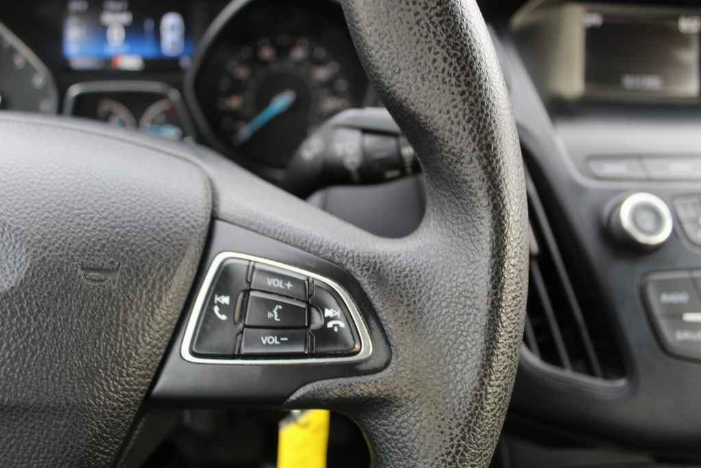 Used 2018 Ford Focus SE image 18