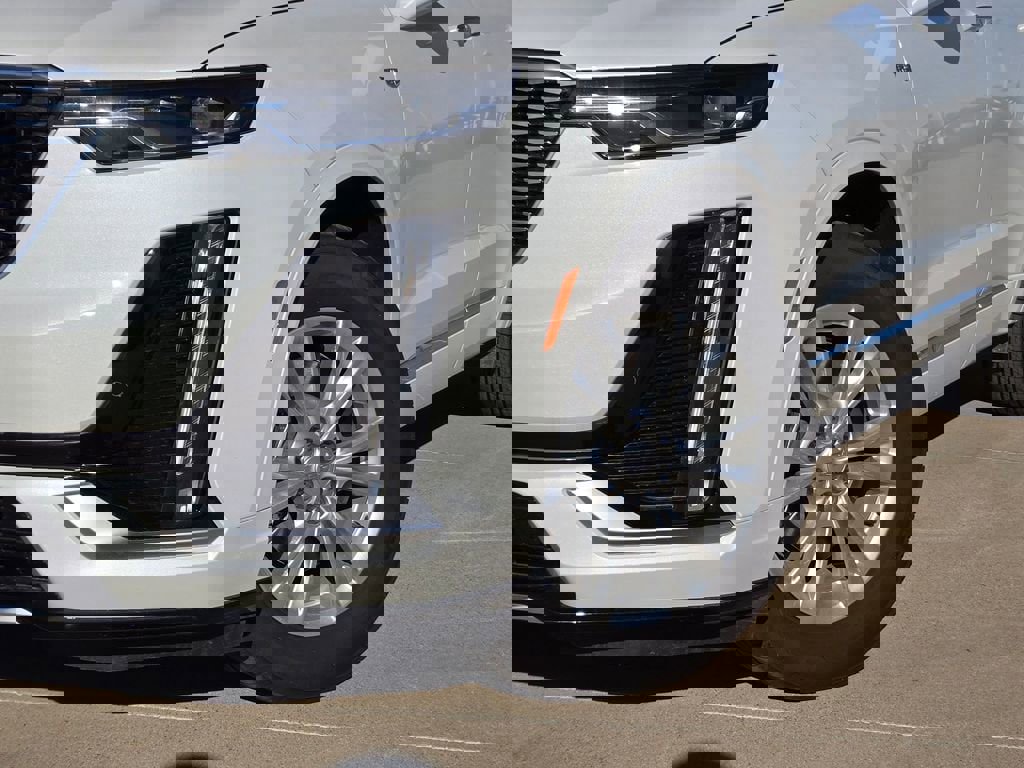 New 2025 Cadillac XT6 Luxury image 7