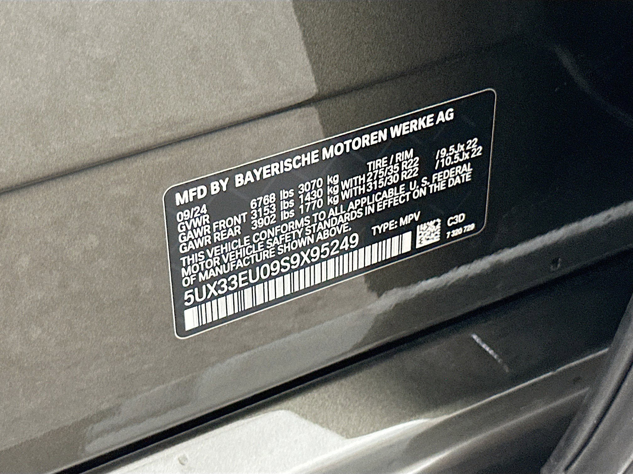 Certified 2025 BMW X5 M60i w/ Executive Package image 36