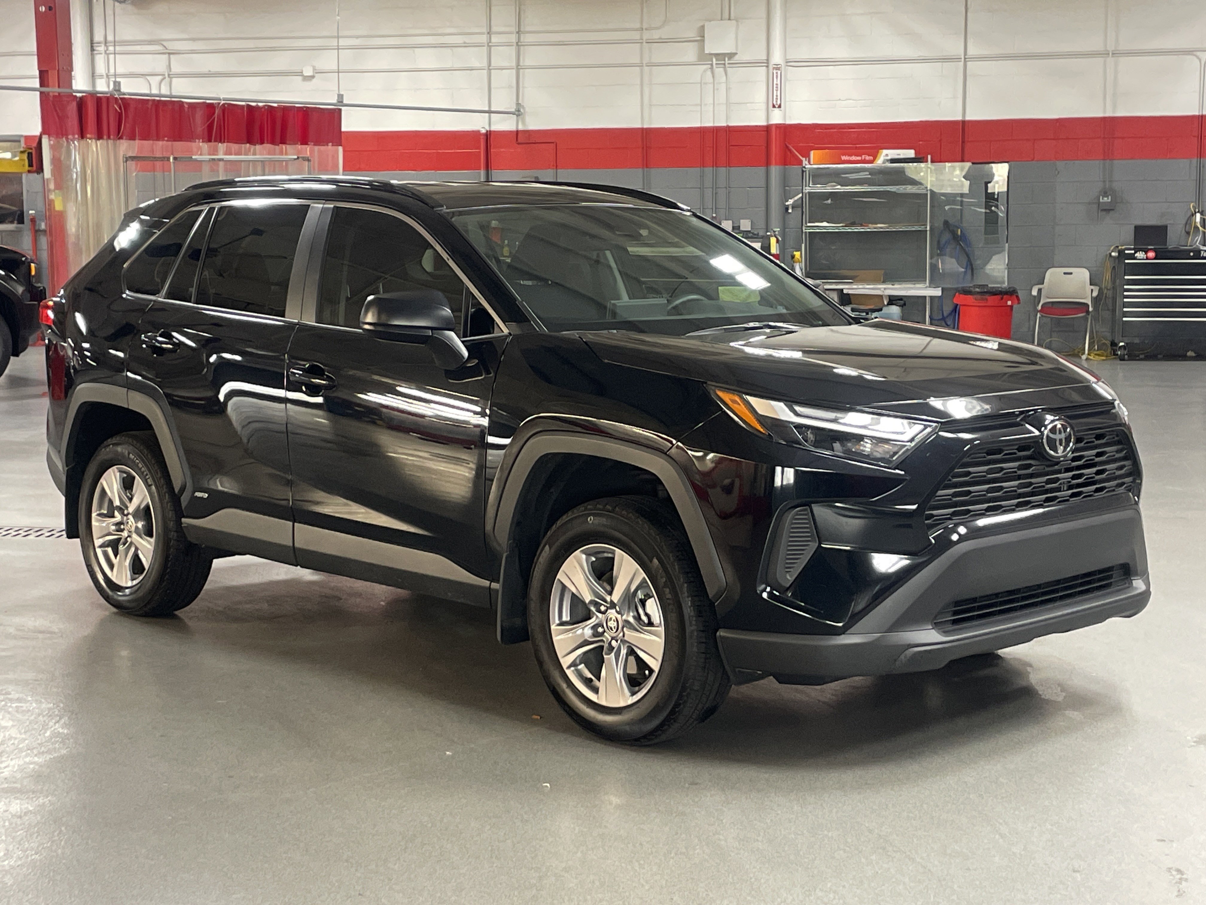 Used 2025 Toyota RAV4 LE video 2