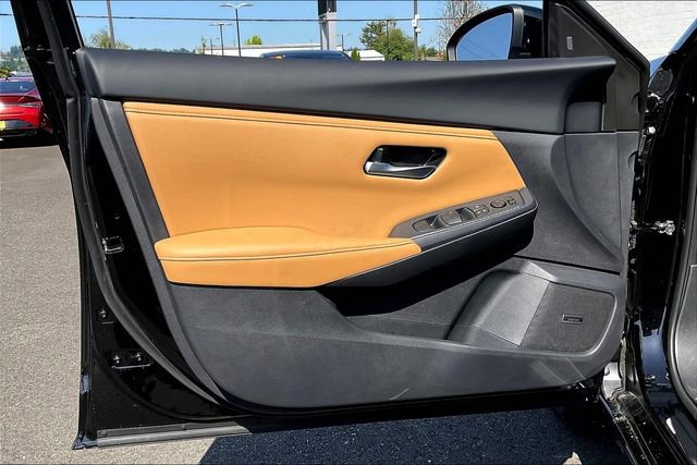 Used 2025 Nissan Sentra SV w/ SV Premium Package image 20