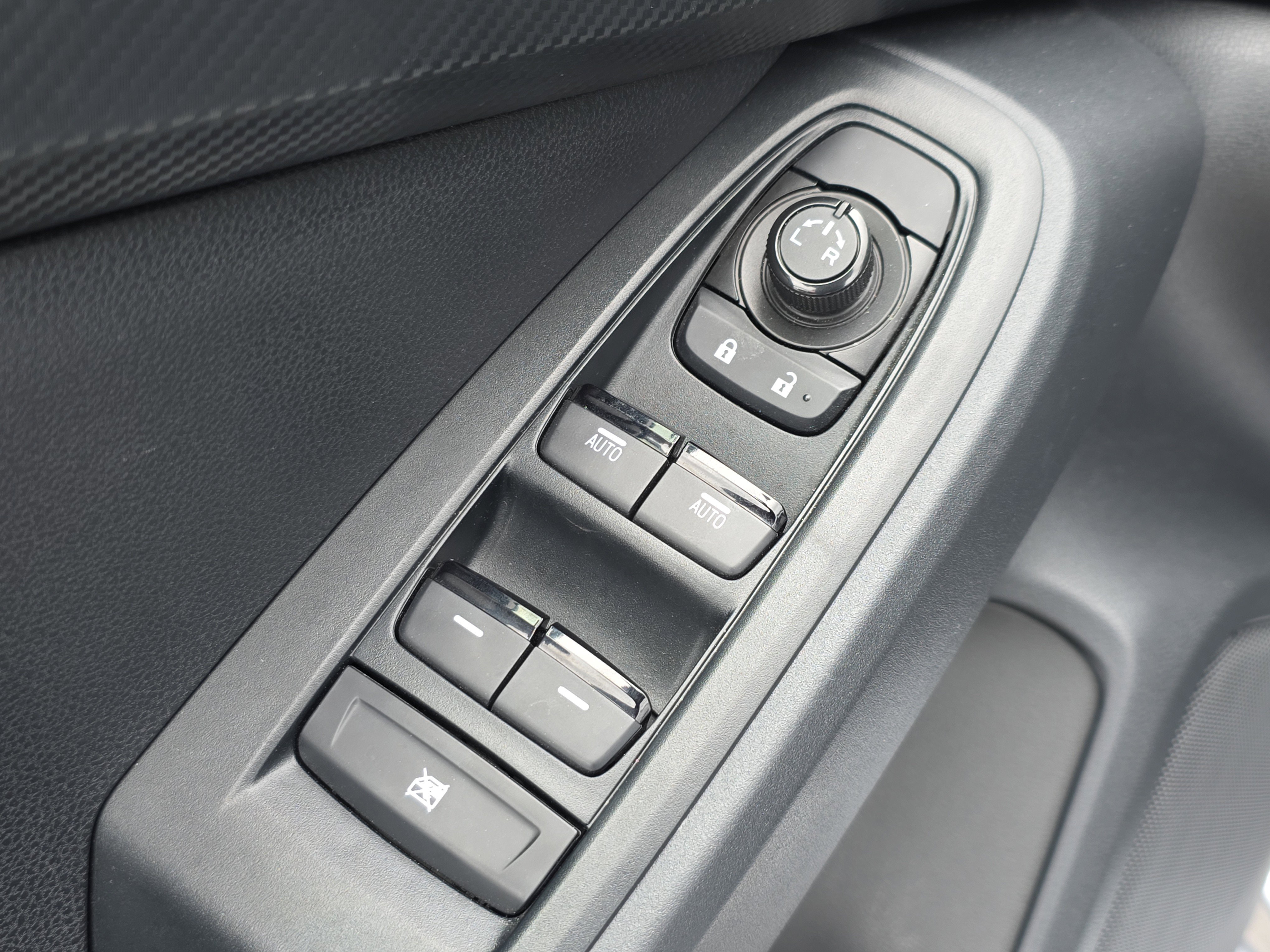 Used 2024 Subaru Crosstrek 2.0i Premium image 24