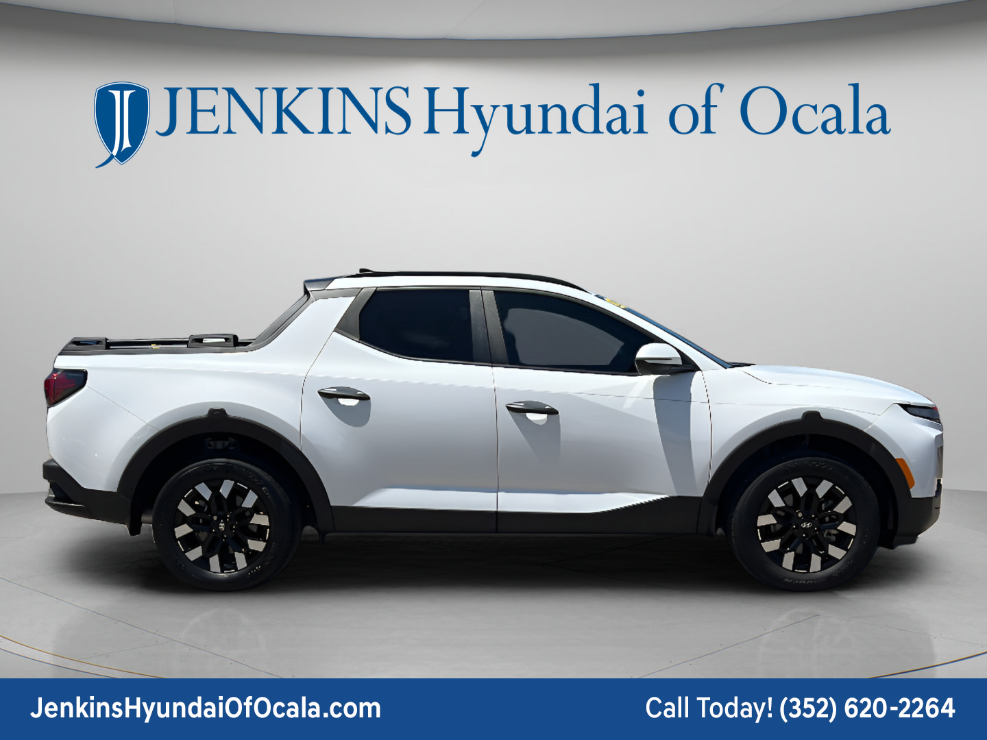 Certified 2025 Hyundai Santa Cruz SEL FWD image 2