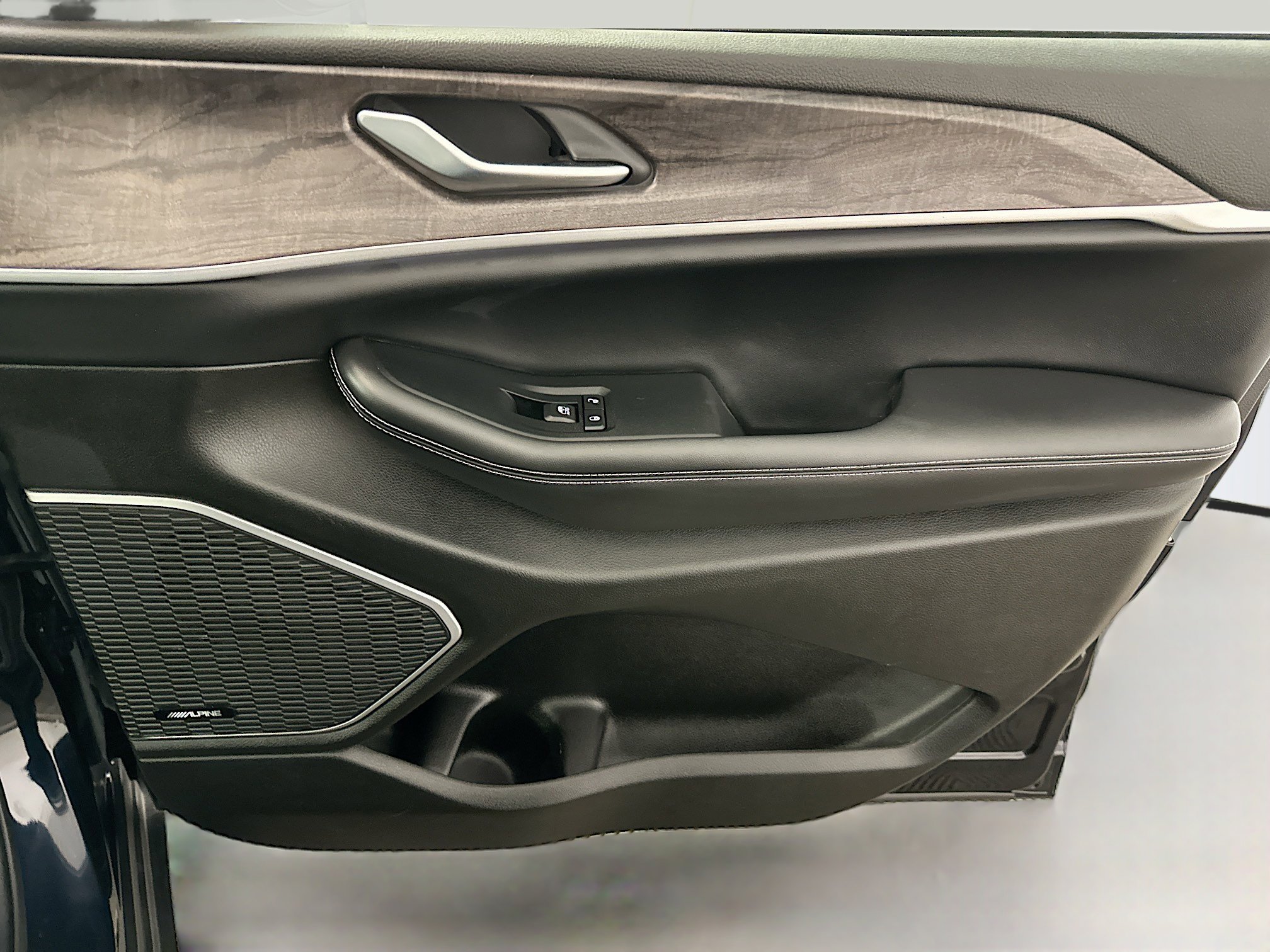 Used 2023 Jeep Grand Cherokee 4WD 4xe image 35