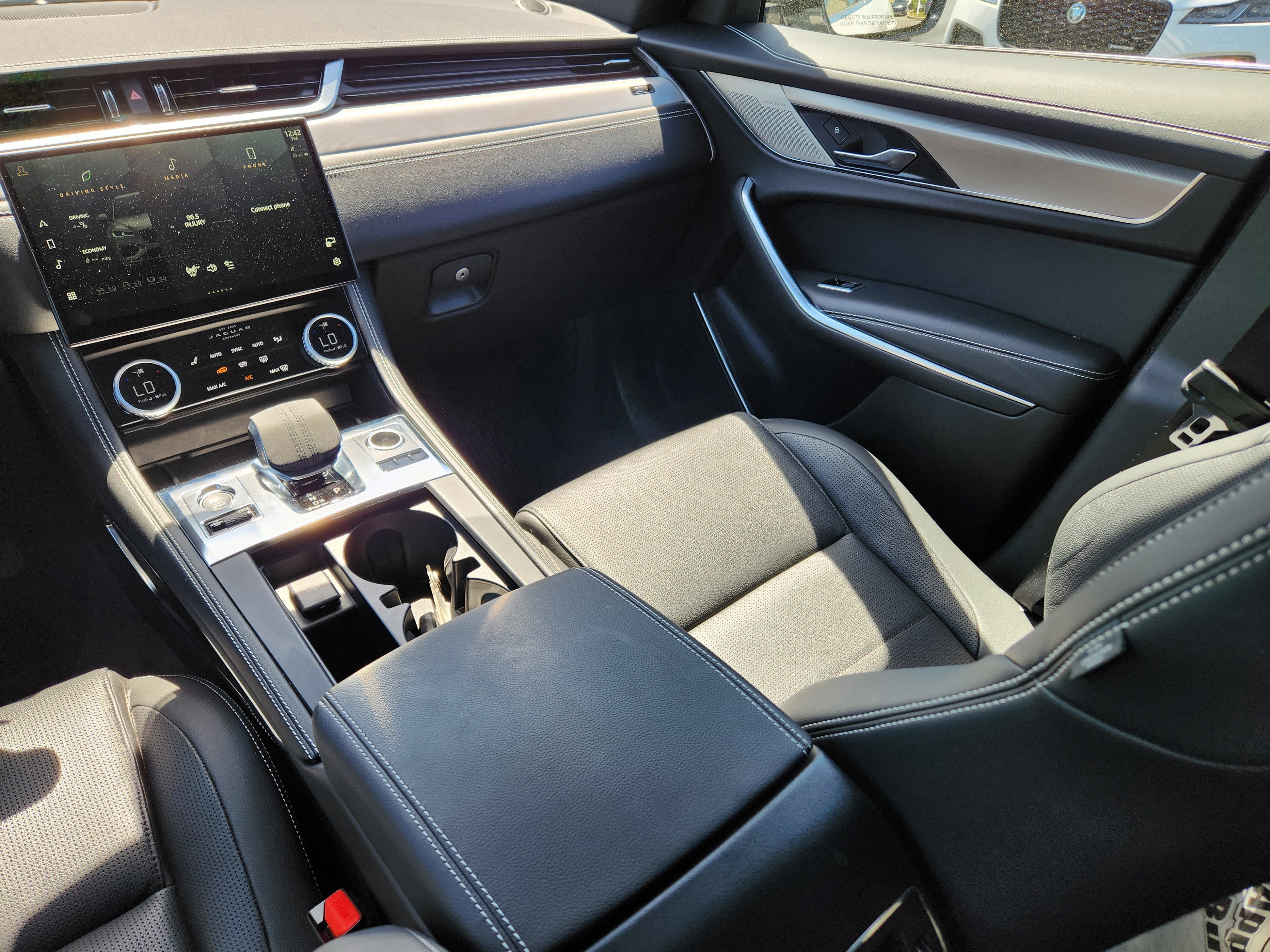 Certified 2024 Jaguar F-PACE R-Dynamic S AWD/4WD image 14