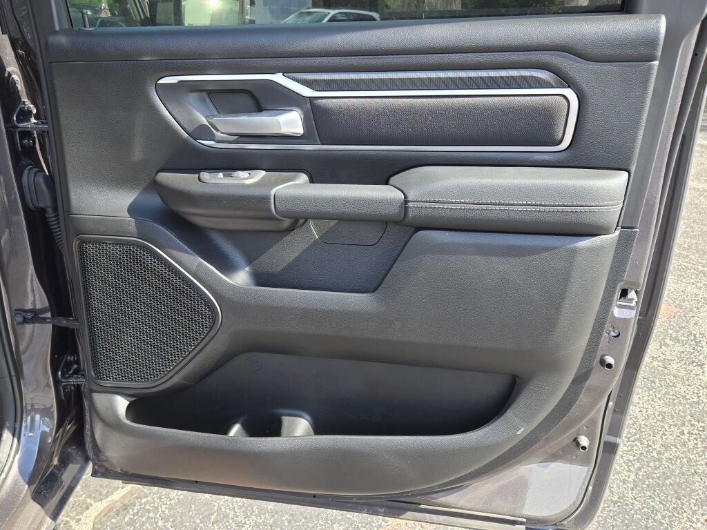 New 2026 RAM 1500 4x4 Crew Cab image 9