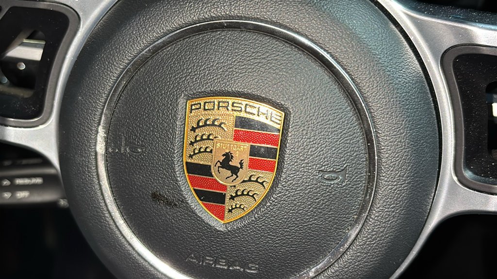 Used 2020 Porsche Macan AWD/4WD image 17