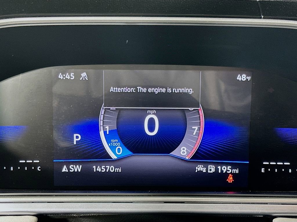 Used 2025 Volkswagen Taos SE image 17