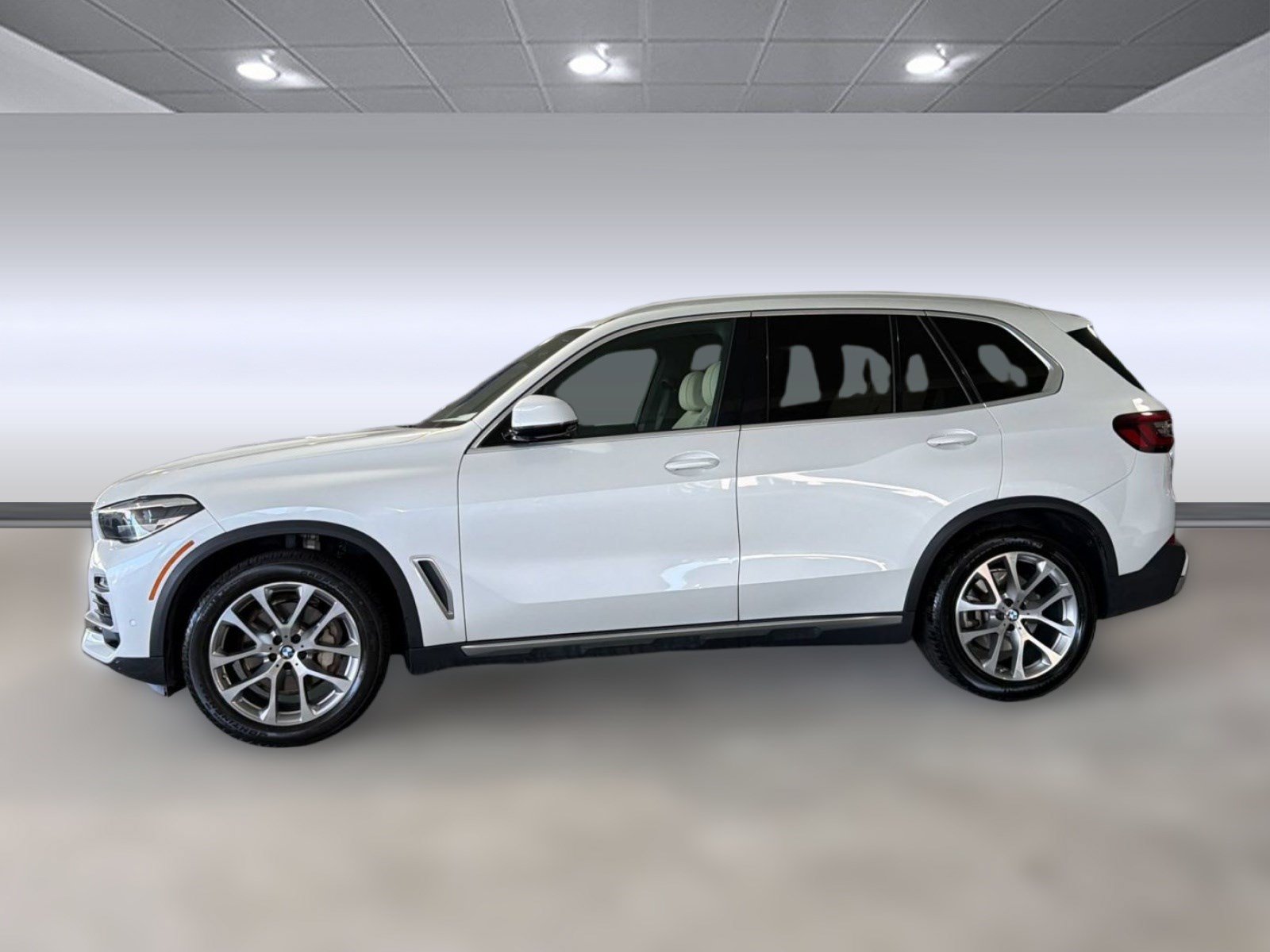 Used 2021 BMW X5 sDrive40i w/ Convenience Package RWD image 2