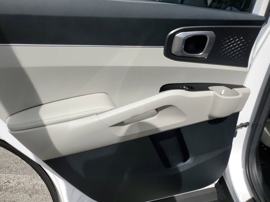 Certified 2023 Kia Sorento S FWD image 16