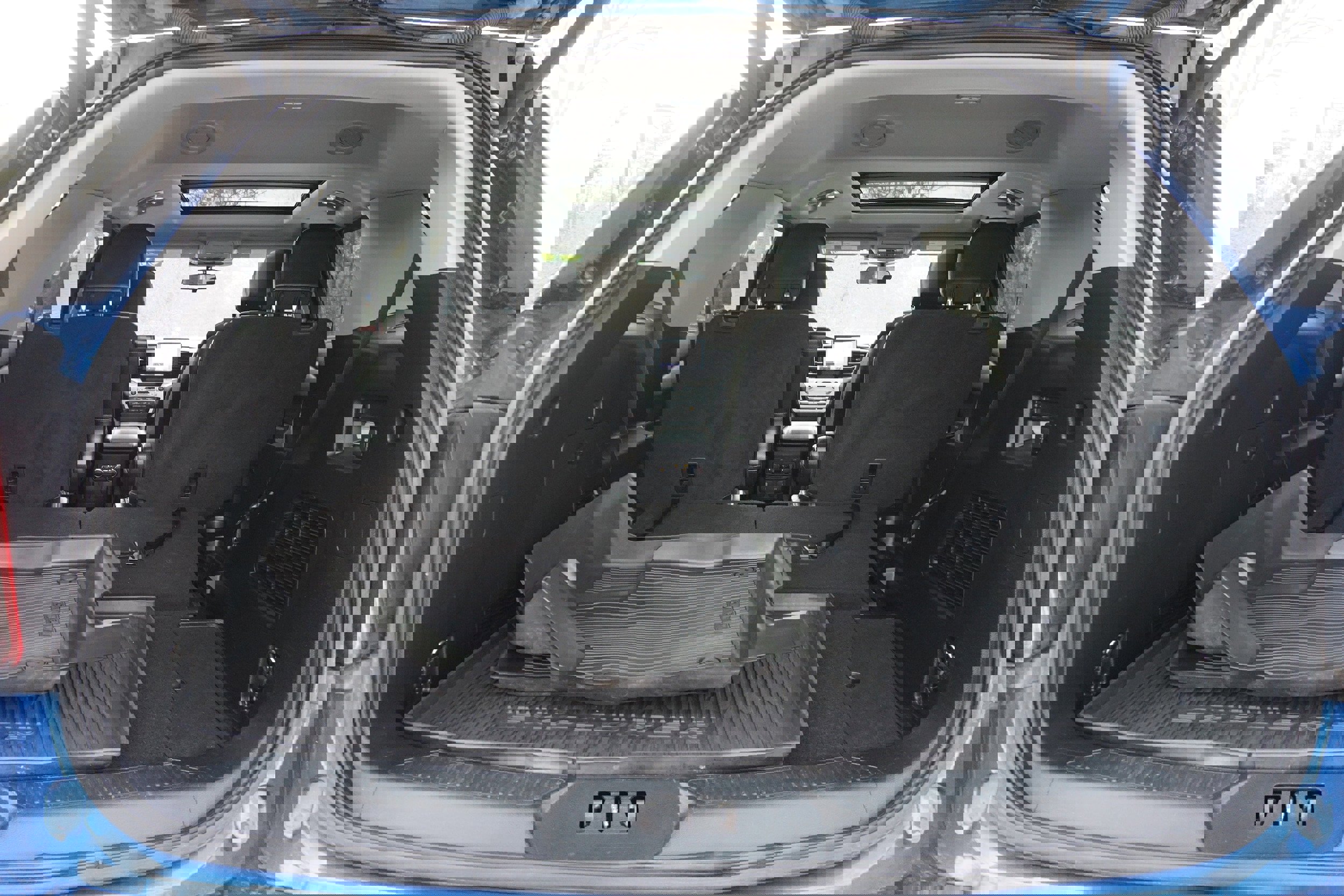 Used 2020 Ford Explorer XLT w/ Equipment Group 202A image 10