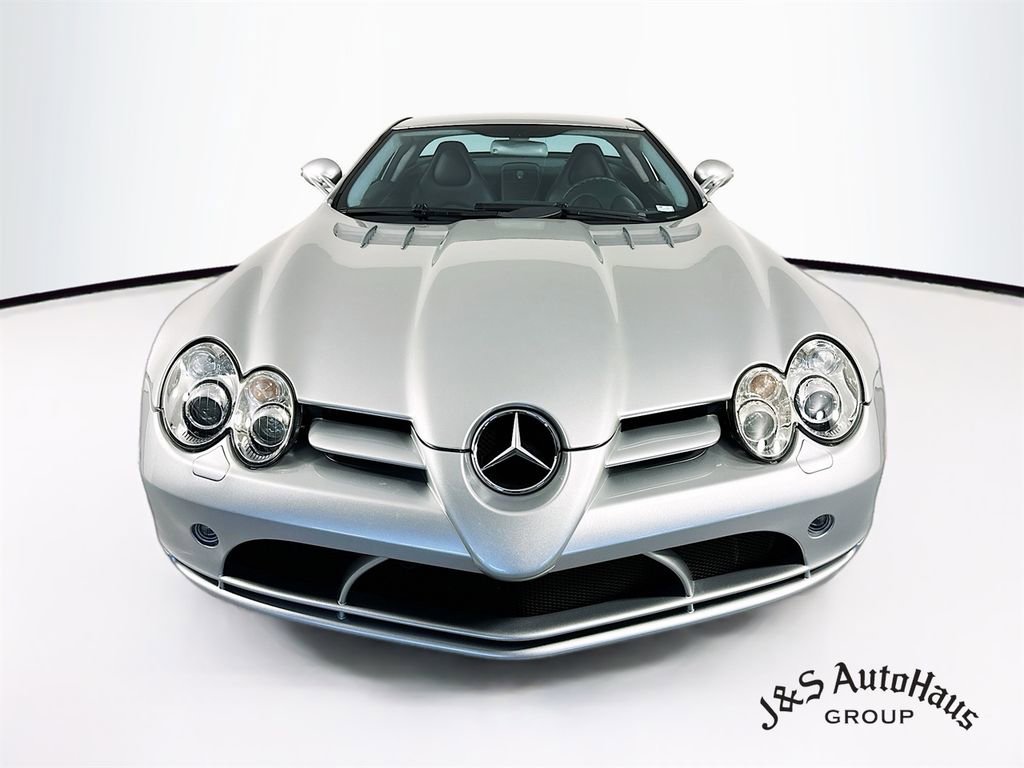 Used 2006 Mercedes-Benz SLR image 2
