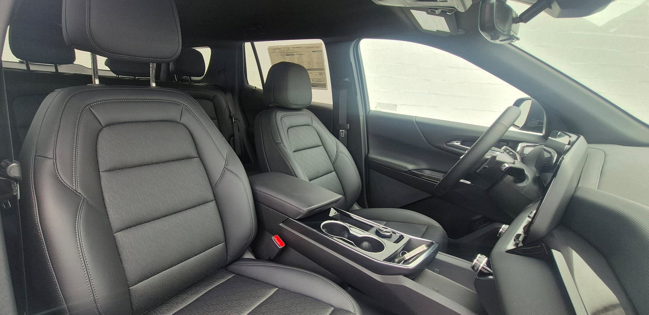 New 2027 Chevrolet Equinox LT w/ Convenience Package II AWD/4WD image 4