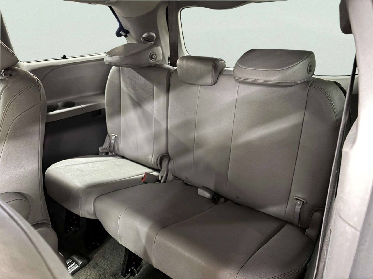 Used 2017 Toyota Sienna XLE Premium AWD/4WD image 19