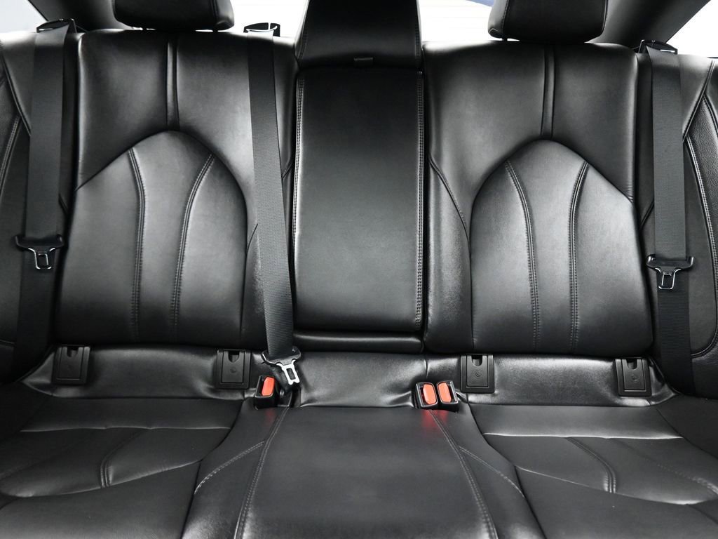 Used 2022 Toyota Avalon XLE w/ Moonroof Package image 28