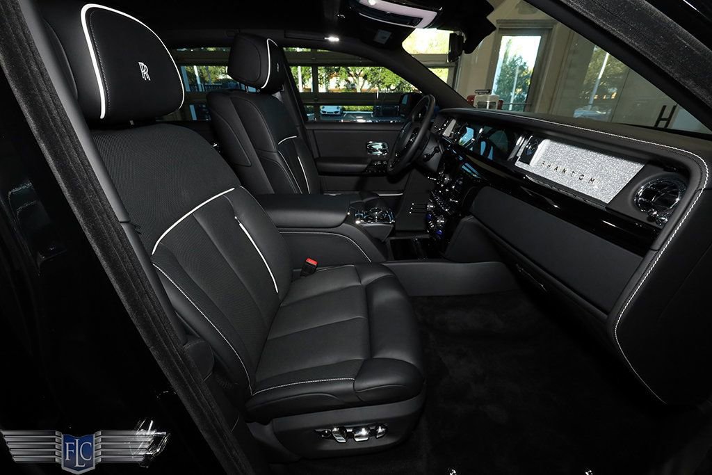 Used 2022 Rolls-Royce Phantom Sedan image 16
