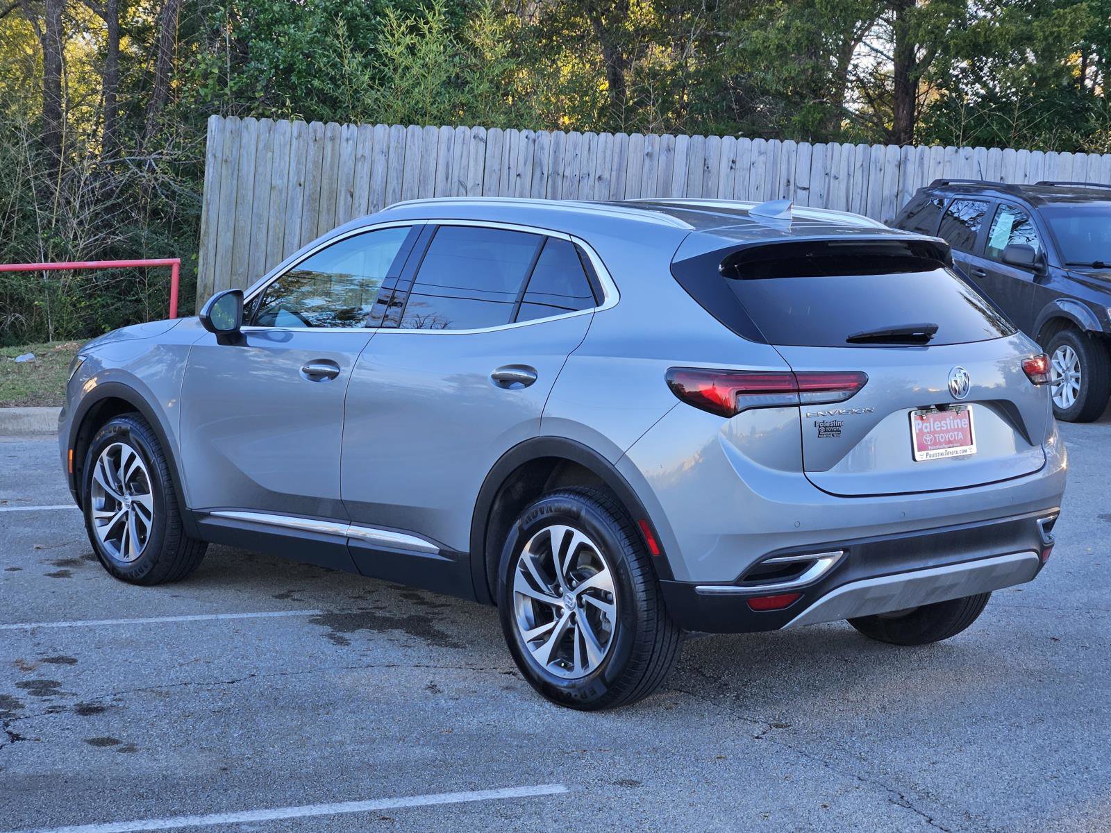 Used 2023 Buick Envision Essence image 4